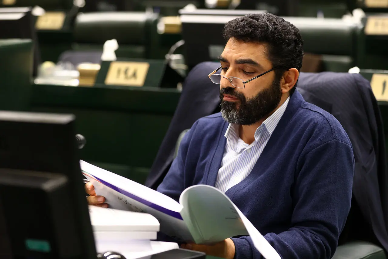 احمد راستینه 2