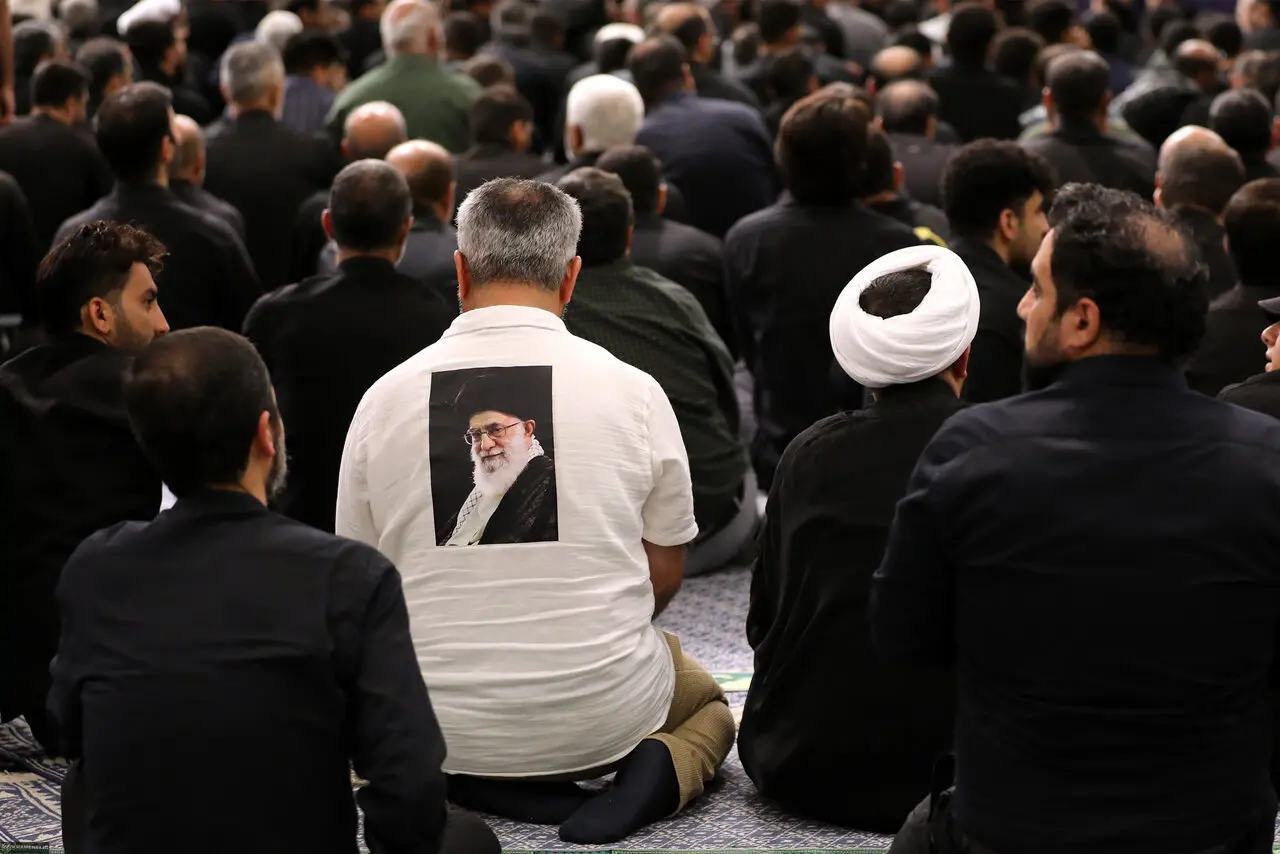 دو_مجری_صداوسیما_در_حسینیه_امام_خمینی+تصویر