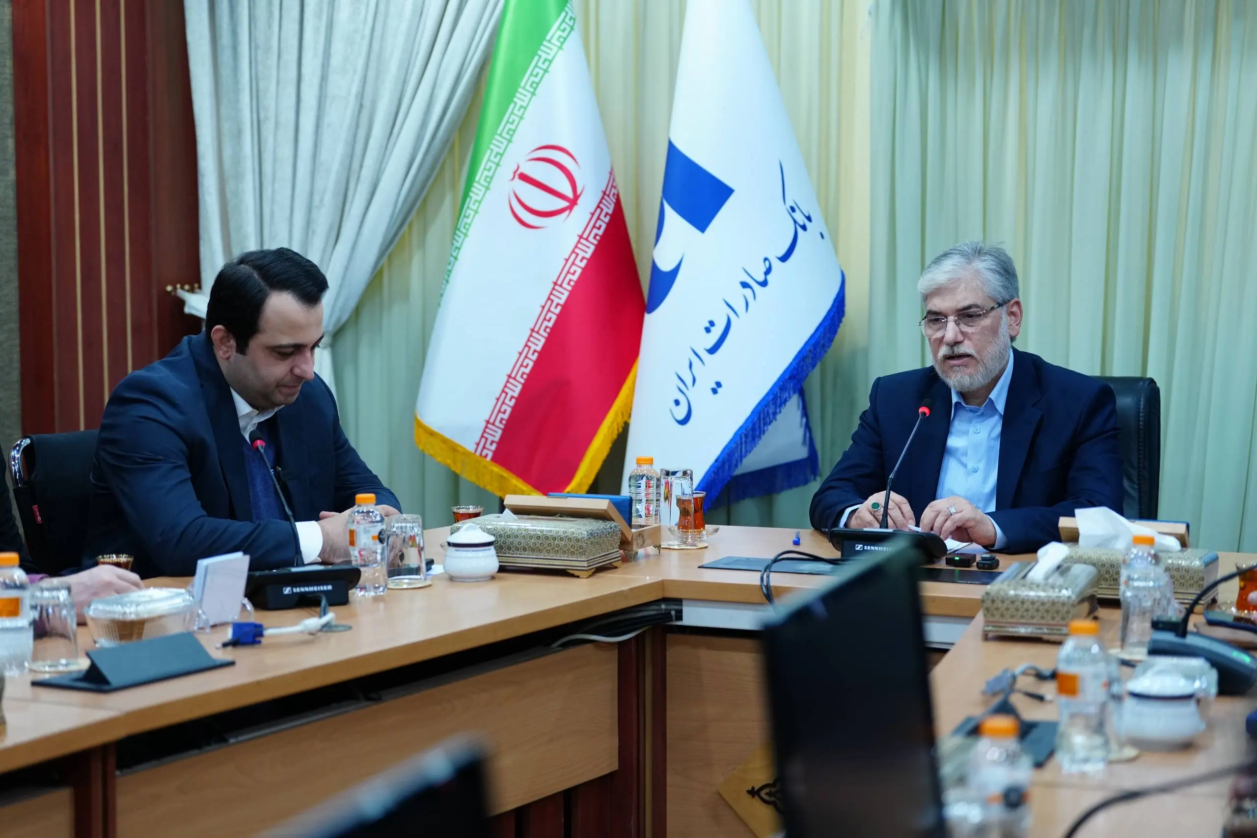 بانک صادرات 15 - 2