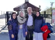 سفیر جدید انگلیس به همراه خانواده اش در تهران / عکس