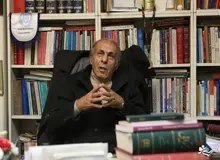 خرمشاهی: موتورسواری زنان؛ نه نامشروع است نه فعل حرام!/ زنان باید به‌صورت فردی در همین رابطه به دادگاه‌ها شکایت کنند 