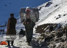 نماینده پیرانشهر: طی چند روز اخیر ۴ کولبر را کشتند که بچه‌های‌شان یتیم شدند/ معابر رسمی برای کولبران در نظر گرفته شود