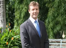 واکنش سفیر انگلیس در ایران به سریال گاندو+ عکس 