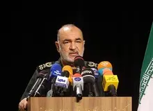 فرمانده سپاه: گاهی فکر می‌کنیم اگر صنعت دفاعی را در یک فضای بسته نگه داریم موفق هستیم، اما چون این فضا بدون رقیب است رشد نمی‌کنیم / در داخل کشور هم می‌بینیم، صنایعی که انحصاری هستند هیچ رشدی نکرده‌اند
