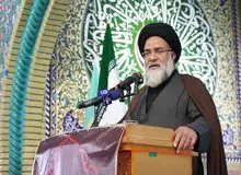امام جمعه یاسوج: مؤمنین، فرشتگان و انبیا از بی حجابی اذیت می شوند/  زمین و زمان از دست این بی حیاها عاجزند