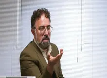  استاد دانشگاه تهران: کسانی که وسواس سیاسی دارند، دچار توهم توطئه و خشونت در عالم سیاست می شوند