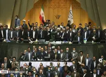عکس  های یادگاری مجلس دهم بدون رعایت فاصله‌گذاری اجتماعی/ تصاویــــــــــر
