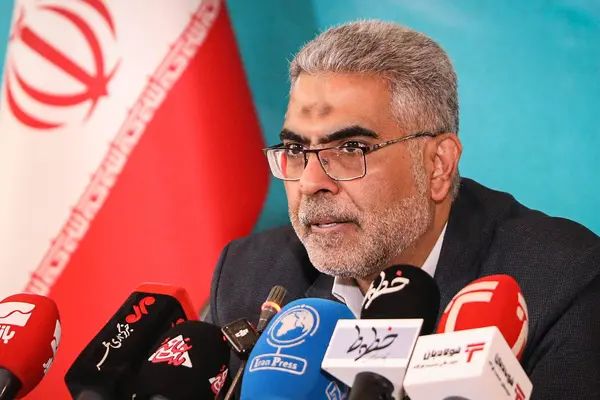 تبانی برخی بانک‌های ایرانی با تراستی‌ها برای عدم تحویل پول نفت/ مهلت وزیر نفت به پایان رسیده است