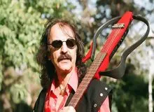 اعتراض کوروش یغمایی خواننده ممنوع‌الکار به پخش بدون اجازه آثارش در صداوسیما