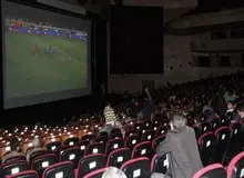 انتقاد روزنامه جوان از سودجویی برخی سالن‌داران/ بلیت ۹۵ هزار تومانی برای عاشقان فوتبال
