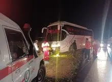 مصدومیت ۱۳ نفر در حادثه واژگونی مینی‌بوس مسیر تکاب - شاهین‌دژ