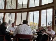 جلسه ترامپ با تیم انتقال دولت با حضور نوه خود