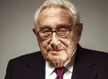 کسینجر: ترامپ مطلقاً هیچ گونه وابستگی یا کاربردی برای هیچ گروه خاصی ندارد