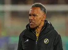 سرمربی سپاهان استعفا داد