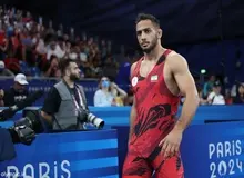  آذرپیرا مقایل کشتی گیر آمریکایی شکست خورد و به مدال نقره رسید