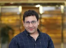 فیلم /  بغض جواد خیابانی وار سروش جمشیدی روی آنتن زنده تلویزیون به خاطر جنجال چت با سالومه