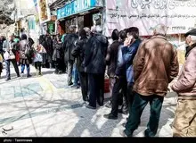 توهین رئیس انجمن پرورش‌دهندگان مرغ گوشتی به مردم/ یوسفی: مردم از صف مرغ خوششان می‌آید، برای همین صف می‌بندند/  داخل یخچال‌های مردم پر از مرغ است
