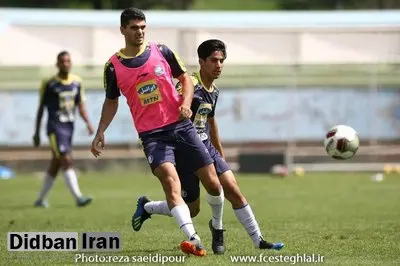 جذب علی کریمی برای استقلال ۱۲۰ میلیارد تومان آب میخورد