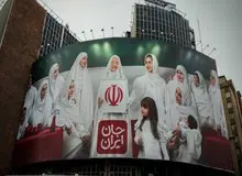 اکران دیوارنگاره جدید میدان ولیعصر به مناسبت روز مادر