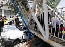 سقوط پل عابر پیاده در شهرستان بهارستان تهران/ تصاویــــر
