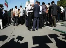 تجمع اهالی یک روستای ازنا در مقابل مجلس