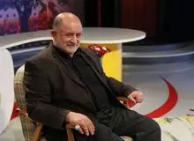 نادر قاضی پور: چند مدت مجلس را معطل کردند تا یک خانم در اصفهان نماینده شود یا یک زرتشتی به عضویت شورای شهر یزد درآید/ کارهای مردم را در مجلس پیگیری نکردند

