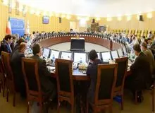 مصوبه کمیسیون تلفیق: حق امتیاز دولت از اپراتور‌ها ۲ درصد افزایش پیدا کرد / اپراتور‌ها علاوه بر قیمت هر پیامک، ۳ تومان از کاربران دریافت می‌کنند