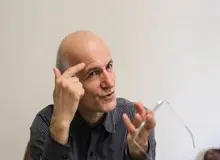 مقصود فراستخواه: امید داشتن به «اصلاحات دولتی» اشتباه  است/ امید به تحول ایران از طریق تغییر دولت خطاست 