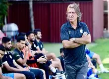 سرمربی استقلال ۲ جلسه محروم شد