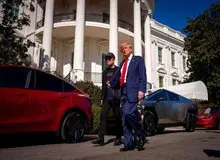 ترامپ از لج ماسک تسلای قرمزش را می‌فروشد