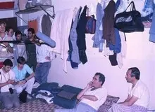 کدام عضو خاندان پهلوی در ایران ماند؟