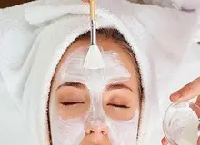 ۷ مورد از خدمات اصلی متخصصان پوست در کلینیک های زیبایی