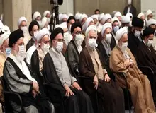 حمله ارگان مطبوعاتی نزدیک به سپاه به ائمه جمعه: لازم نیست هرروز در تیربونی چیزی بگویید که رسانه‌ها بیگانه سردست بگیرند/ برخی اظهارنظرها خلاف دین است/ اگر امکانات خودرویی گرفتید تقصیرکارید!