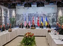 مذاکرات مستقیم کی‌یف و مسکو در استانبول؛ رئیس هیئت مذاکره‌کننده روسیه: دیدگاه‌های خود را در مورد آتش‌بس احتمالی در آینده ارائه خواهیم کرد / در روز‌های آینده بر اساس فرمول ۱۰۰۰ در برابر ۱۰۰۰ تبادل اسرا خواهیم داشت