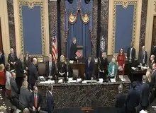 سنای آمریکا بسته حمایتی جدیدی ۴۸۵ میلیارد دلاری برای کمک به صنایع و بیمارستان های آمریکا را به تصویب رساند 