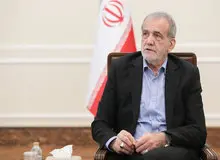 پزشکیان: عده‌ای می‌گویند اینها بلد نیستند؛ هر کس می‌تواند مشکلات را حل کند،‌ این گوی و این میدان/ به جای تخریب نقد سازنده کنیم