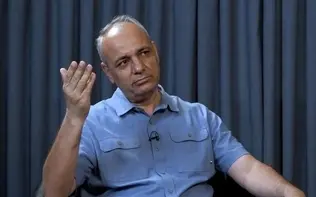 کنایه احمد زیدآبادی به دستور تازه پزشکیان برای سیاه کردن سیم کارت سفید؛ اقتدار حالت معکوسش را هم دارید!