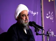 آیت الله فاضل لنکرانی: چرا امروز بعد از چهل و چند سال باید بشنویم در بعضی از وزارتخانه‌ها دهها مافیا وجود دارد/ امام خمینی(ره) برای مردم ارزش قائل بود