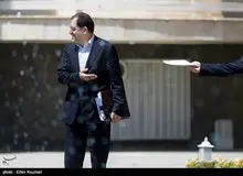 وزیر بهداشت استعفا داد
