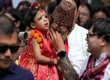 این دخترک دو ساله «الهه زنده» نپال است
