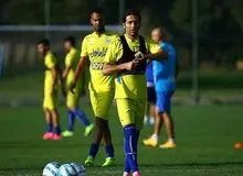 خبر بد برای استقلال؛ ستاره آبی ها بازی فردا را از دست داد