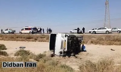 انحراف یک دستگاه مینی‌بوس ۲۴ مصدوم برجا گذاشت
