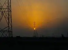 امارات در عراق ۵ نیروگاه برق خورشیدی می سازد