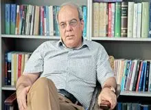 تظاهرات علیه واکسن کرونا مشکوک است/ پلیس با تظاهرات درباره افغانستان برخورد کرد اما اینجا فقط تماشا کرد