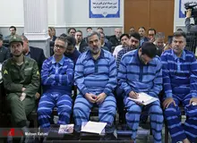 نماینده دادستان: متهم وفایی ۶۰ فقره چک بدون دادن رسید از متهم محسن پهلوان دریافت و در جا‌های مختلف هزینه کرده است/ مواجهه حضوری متهمان پهلوان و وفایی در دادگاه