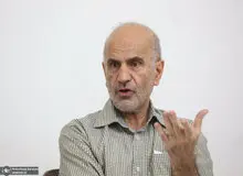 فرشاد مومنی: برنامه هفتم فقط رانت و پول پخش کردن است/  دولت و مجلس برای بع نابودی کشاندن مملکت پایان دهید