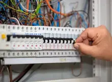 برق ۳ وزارتخانه قطع شد