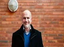 رشد حبابی بورس بزرگترین خطر اقتصاد ایران است/ دوباره لولوی نقدینگی را زنده کردند/ حباب سهام برخی شرکت‌های ورشکسته‌ تا 4 برابر است/ دولت ابتدا باید ساختار هزینه‌ای خود را اصلاح کند
