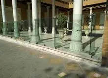 "محصور شدن" رواق فرهنگستان هنر در خیابان ولیعصر /  انصاری عضو شورای شهر: موضوع بررسی می شود/ نگهبان مجموعه فرهنگستان: اینجا جوان ها جمع می شدند شلوغ می شد؛  بستند!