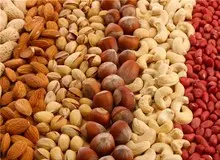 تخمه آفتابگردان چینی به اسم دانه‌های روغنی وارد کشور می‌شود/ فروشندگان اجازه گران‌کردن خشکبار در شب عید را ندارند